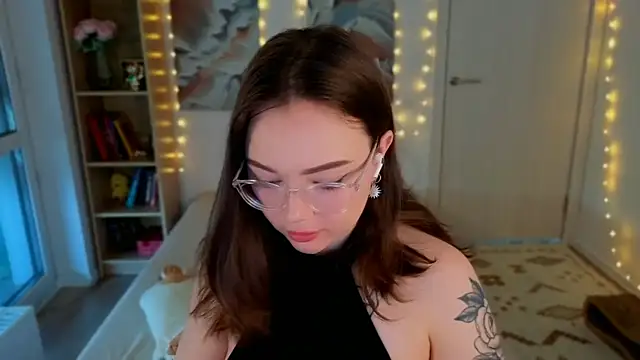 MilenaSaint online show from June 11, 3:37 am
