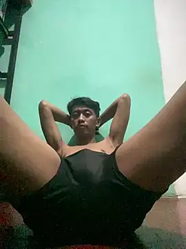 Snapshot of ditiya18 chatting on December 21, 4:25 pm ditiya18 online show from December 21, 4:25 pm