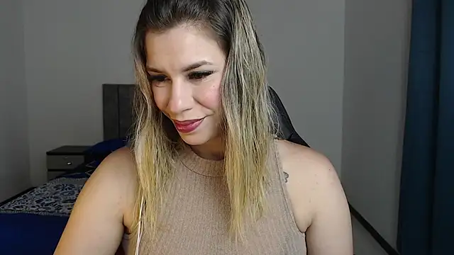 ms sofia x online show from December 8, 2:52 pm