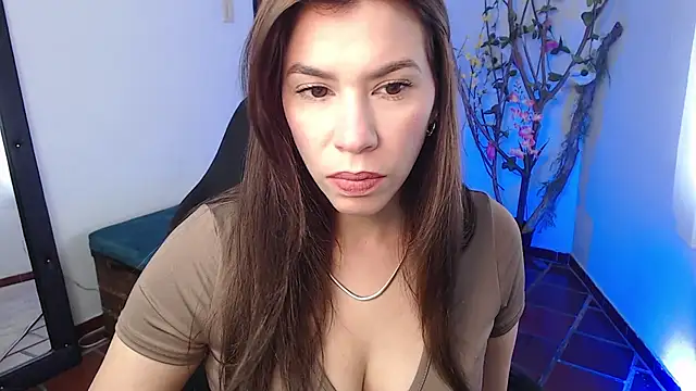 Snapshot of ms_sofia_x chatting on July 21, 3:25 pm ms sofia x online show from July 21, 3:25 pm
