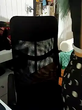 Snapshot of ElfGrey chatting on February 4, 2:49 am ElfGrey online show from February 4, 2:49 am