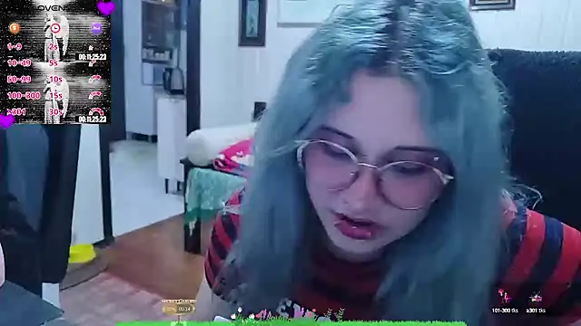 Snapshot of ElfGrey chatting on September 27, 6:51 am ElfGrey online show from September 27, 6:51 am