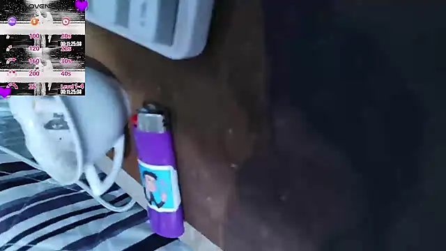 Snapshot of ElfGrey chatting on October 2, 4:41 am ElfGrey online show from October 2, 4:41 am