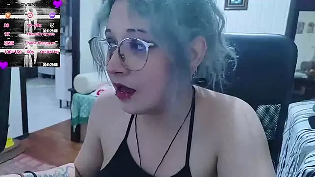 Snapshot of ElfGrey chatting on October 5, 4:11 am ElfGrey online show from October 5, 4:11 am