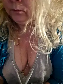 Snapshot of Janahotty chatting on December 11, 10:49 pm Janahotty online show from December 11, 10:49 pm