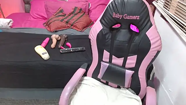 Snapshot of JEENEVIEVE chatting on June 20, 6:33 pm JEENEVIEVE online show from June 20, 6:33 pm