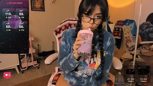 Evie-Luna online show from December 5, 12:52 am