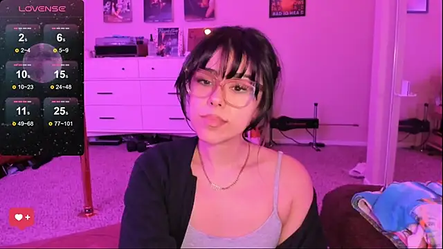 Evie-Luna online show from February 9, 3:43 am