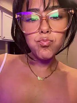 Evie-Luna online show from February 25, 5:30 am