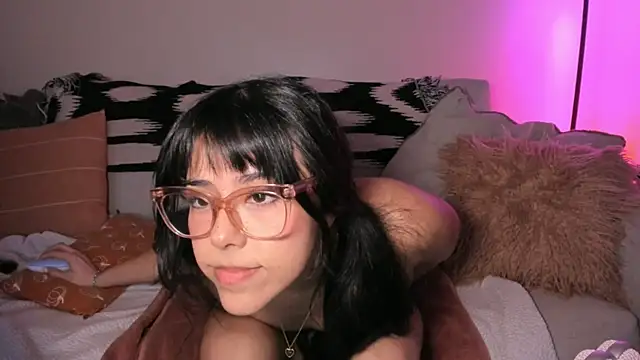 Evie-Luna online show from February 20, 4:09 am