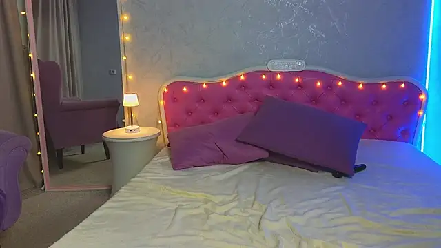 Ariana Petite online show from January 13, 5:12 am