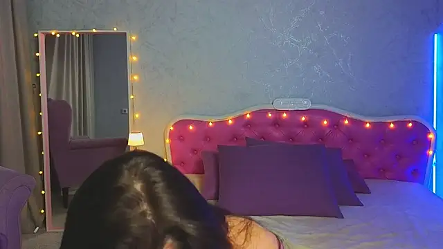 Ariana Petite online show from January 23, 11:05 pm