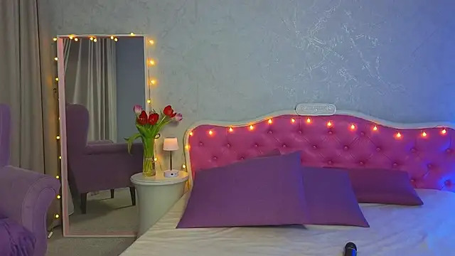 Ariana Petite online show from March 9, 11:56 pm