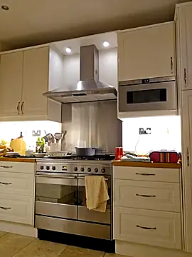 Snapshot of theSecretBallerino chatting on December 27, 7:18 am theSecretBallerino online show from December 27, 7:18 am