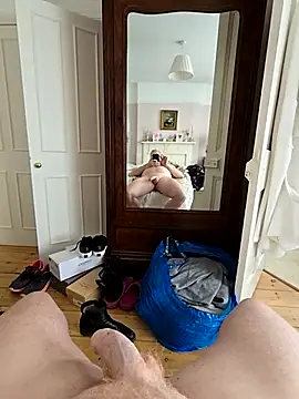 Snapshot of theSecretBallerino chatting on February 21, 11:55 am theSecretBallerino online show from February 21, 11:55 am