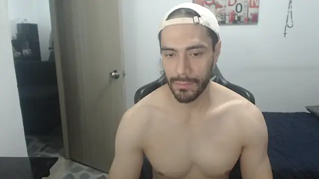 Snapshot of samuelgarcia_ chatting on April 17, 8:28 am samuelgarcia online show from April 17, 8:28 am