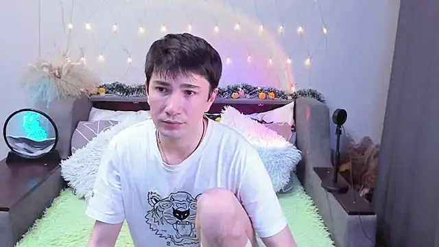 Yumi steve online show from October 27, 6:12 pm