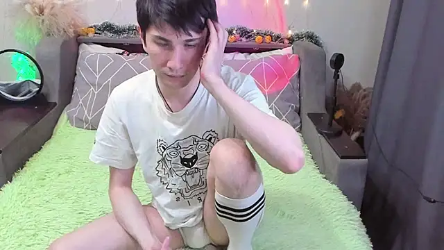 Yumi steve online show from November 15, 3:52 pm