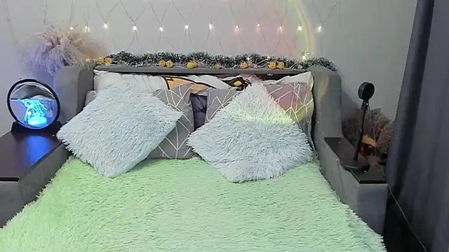 Yumi steve online show from December 15, 4:11 pm