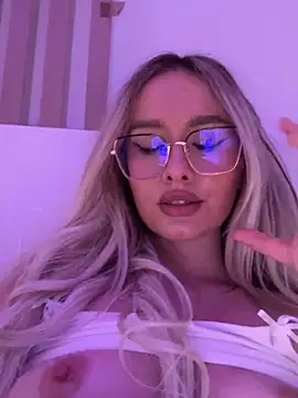 mollyxxx online show from January 12, 8:04 am