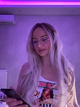 mollyxxx online show from January 13, 1:23 am