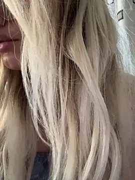 mollyxxx online show from March 9, 5:44 am