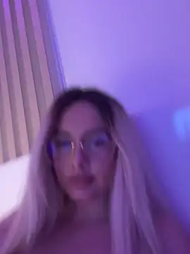 mollyxxx online show from December 3, 2:41 am