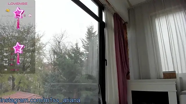 Snapshot of Miss_Ariana_ chatting on December 11, 10:36 am Miss Ariana  online show from December 11, 10:36 am