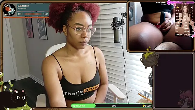 Snapshot of Cheybaaee chatting on May 16, 5:45 pm Cheybaaee online show from May 16, 5:45 pm