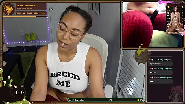 Snapshot of Cheybaaee chatting on May 28, 10:40 pm Cheybaaee online show from May 28, 10:40 pm