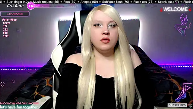 Snapshot of camsmiley chatting on December 5, 8:49 pm camsmiley online show from December 5, 8:49 pm