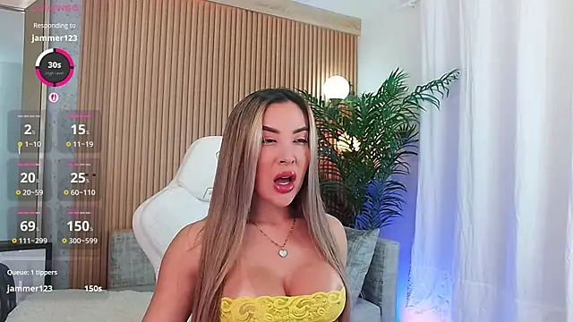 Snapshot of Alexa_seexy1 chatting on July 25, 12:42 am Alexa seexy1 online show from July 25, 12:42 am