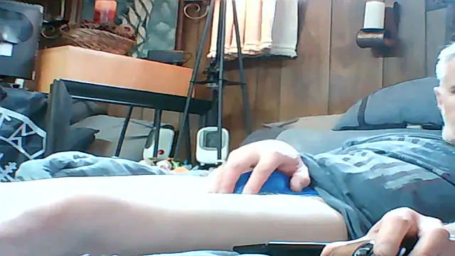 Snapshot of Makowboy chatting on April 30, 7:53 pm Makowboy online show from April 30, 7:53 pm