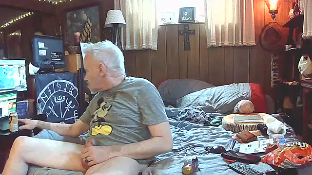 Snapshot of Makowboy chatting on July 13, 11:29 pm Makowboy online show from July 13, 11:29 pm