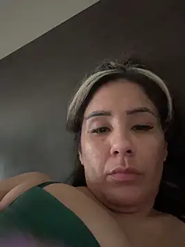 Snapshot of Aw_ThROAt9 chatting on May 17, 6:59 pm Aw ThROAt9 online show from May 17, 6:59 pm