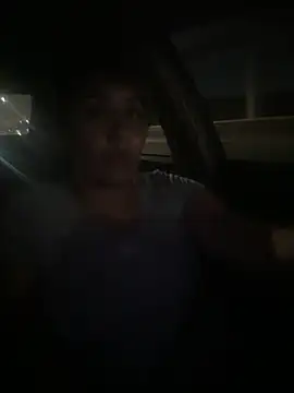 Snapshot of Aw_ThROAt9 chatting on June 1, 3:52 am Aw ThROAt9 online show from June 1, 3:52 am