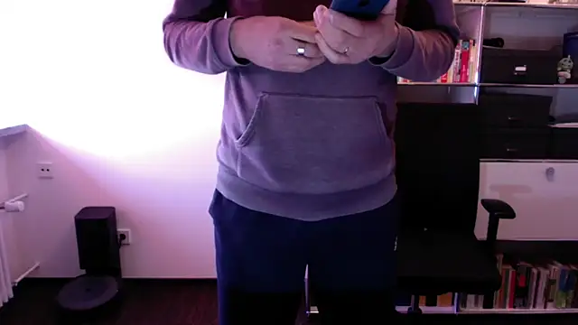 Snapshot of Slave_75 chatting on March 20, 10:20 am Slave 75 online show from March 20, 10:20 am