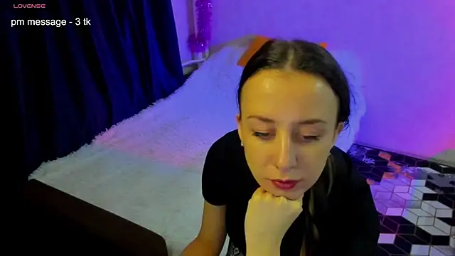 Snapshot of CurlySteph chatting on February 2, 10:17 pm CurlySteph online show from February 2, 10:17 pm