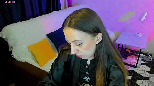 Snapshot of CurlySteph chatting on March 18, 7:10 pm CurlySteph online show from March 18, 7:10 pm