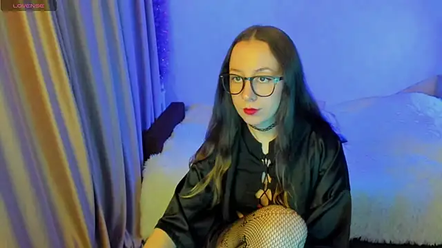 Snapshot of CurlySteph chatting on October 3, 4:15 pm CurlySteph online show from October 3, 4:15 pm