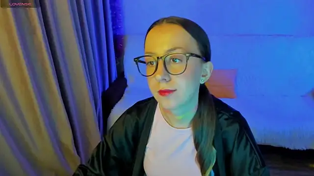 Snapshot of CurlySteph chatting on October 11, 4:49 pm CurlySteph online show from October 11, 4:49 pm