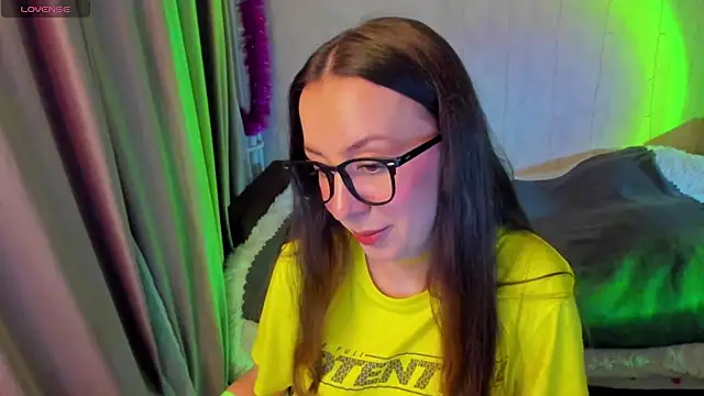 Snapshot of CurlySteph chatting on November 6, 5:58 pm CurlySteph online show from November 6, 5:58 pm