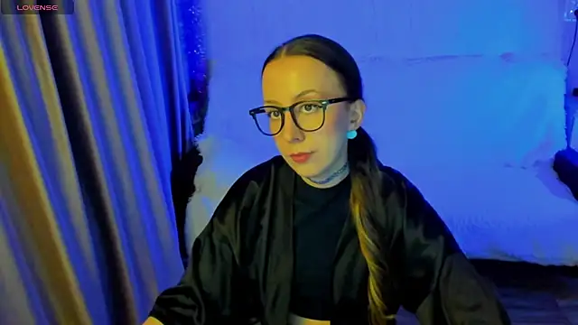 Snapshot of CurlySteph chatting on November 28, 5:26 pm CurlySteph online show from November 28, 5:26 pm