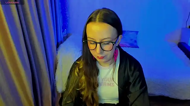 Snapshot of CurlySteph chatting on December 1, 7:30 pm CurlySteph online show from December 1, 7:30 pm