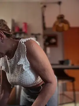 camelia3 online show from February 6, 6:00 pm