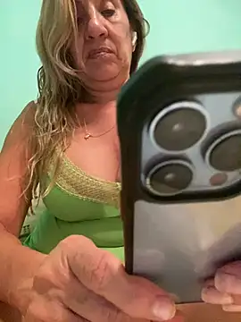 Snapshot of camelia3 chatting on June 12, 11:25 pm camelia3 online show from June 12, 11:25 pm