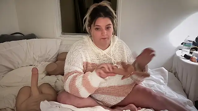 magicsparkles online show from December 13, 1:37 am