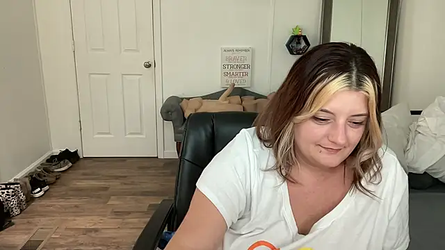 magicsparkles online show from February 4, 4:48 am