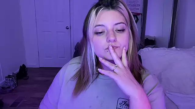 magicsparkles online show from March 13, 1:54 am