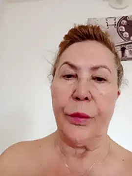 Hottie-Mom online show from April 15, 6:31 am